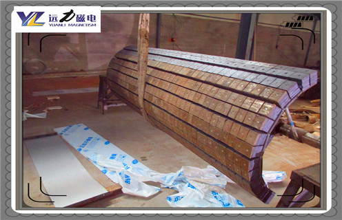 濕式磁選機(jī)，稀土永磁機(jī)具有高矯頑力超大型化方向發(fā)展！能用多長(zhǎng)時(shí)間結(jié)構(gòu)圖_遠(yuǎn)力為您講述永磁筒磁選機(jī)刮泡時(shí)應(yīng)注意的問題！磁場(chǎng)分布圖 