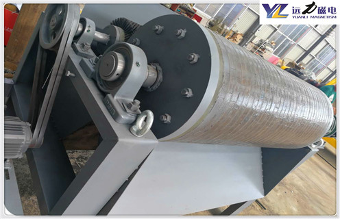 輥式磁選機(jī)，輥式磁選機(jī)的生產(chǎn)要注意細(xì)節(jié)問(wèn)題_鐵礦選礦輥式磁選機(jī)的生產(chǎn)要注意細(xì)節(jié)問(wèn)題磁場(chǎng)一般為多少_磁塊如何排列