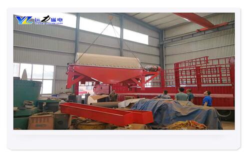 輸送帶式磁選機(jī)，輸送帶式磁選機(jī)的生產(chǎn)要注意細(xì)節(jié)問題_輸送帶式磁選機(jī)的生產(chǎn)要注意細(xì)節(jié)問題磁場一般為多少_磁塊如何排列