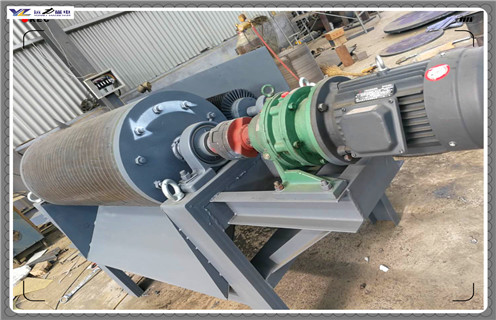 貧鐵礦干式磁選機，青海貧鐵礦干式磁選機_青海貧鐵礦干式磁選機如何選鐵參數(shù)規(guī)格一般是多少_生產(chǎn)廠家