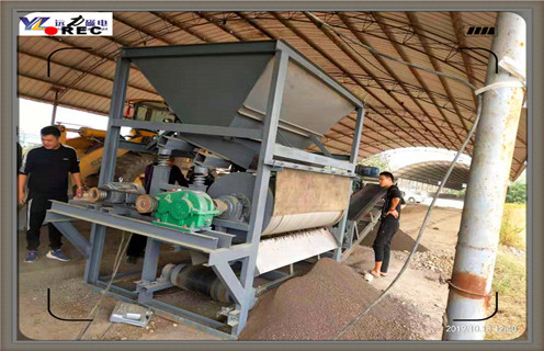 鐵礦磁選機(jī)，江蘇鐵礦磁選機(jī)多少錢1臺(tái)_江蘇鐵礦磁選機(jī)多少錢1臺(tái)如何選鐵參數(shù)規(guī)格一般是多少_生產(chǎn)廠家