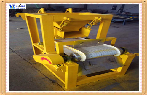 1.試驗室干式磁選機具有很強的能量滿足許多客戶除鐵的需要,及其在礦物加工市場取得的眾多優(yōu)勢.但是,金子還不夠人才不夠完美,不想進(jìn)入磁選機不是一個好的磁選機,所以干磁選機也從很多方面提高效率.  　　2.試驗室干式磁選機通過調(diào)整轉(zhuǎn)鼓的速度,擋板和礦石的量,轉(zhuǎn)鼓的轉(zhuǎn)速決定了圓筒中顆粒的尺寸,通過尺寸的離心力和磁性顆粒的磁性轉(zhuǎn)換效應(yīng).提高輥速,有利于提高精礦質(zhì)量和礦石量.擋板越近,尾礦越高